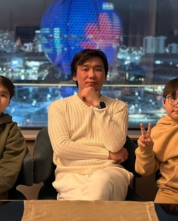 Кайрат Нуртас с детьми