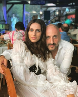 Карен Оганесян с женой