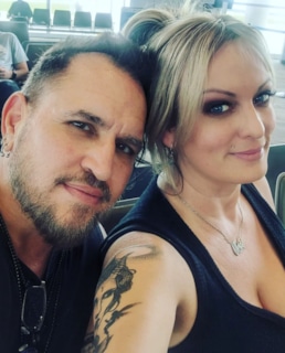 Сторми Дэниелс с мужем