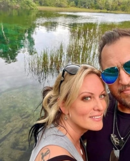 Сторми Дэниелс с мужем