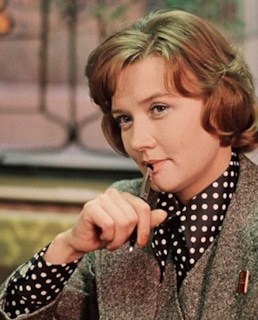 Вера Алентова