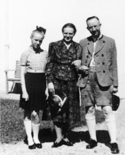 Генрих Гиммлер с женой и дочерью