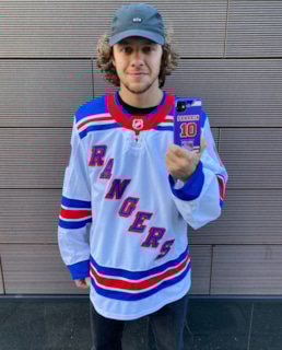 Артемий Панарин