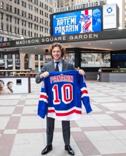 Артемий Панарин