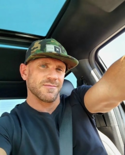 Джонни Синс