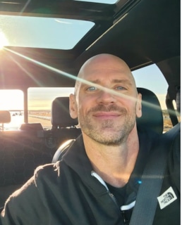 Джонни Синс