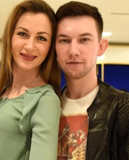 Кирилл Емельянов с женой