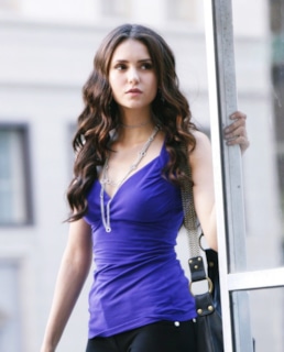 Нина Добрев