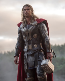 Крис Хемсворт в роли Тора