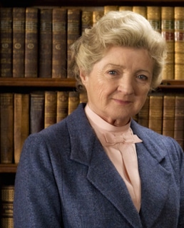 Джулия Маккензи в роли мисс Марпл