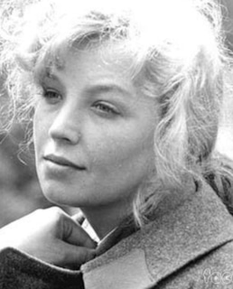 Женя Комелькова