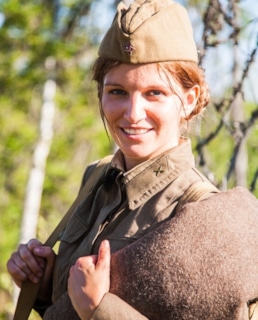 Женя Комелькова