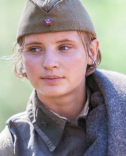 Женя Комелькова