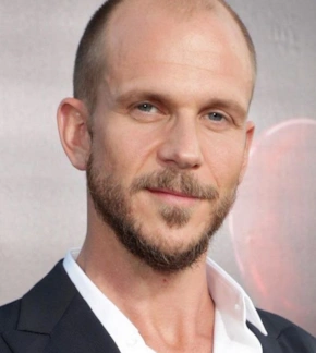 фотография Густаф Скарсгорд