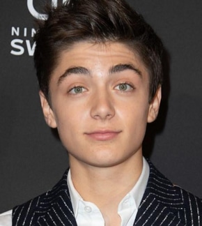 фотография Эшер Энджел