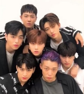 фотография Группа iKON