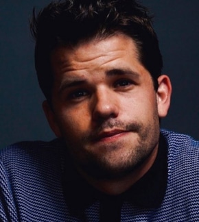 фотография Макс Карвер