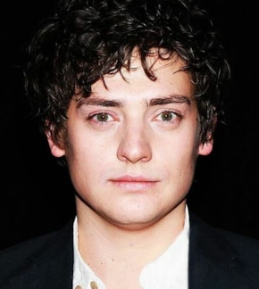 фотография Анайрин Барнард