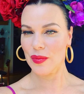 фотография Деби Мейзар