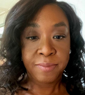 фотография Шонда Раймс