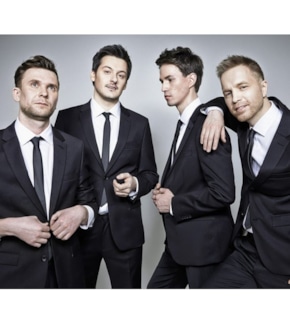 фотография Biting Elbows