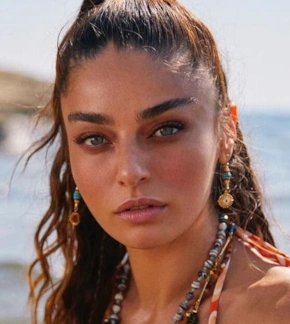 фотография Айча Айшин Туран