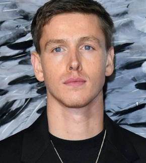 фотография Харрис Дикинсон