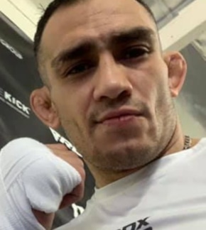 фотография Тони Фергюсон