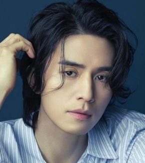 фотография Ли Дон Ук