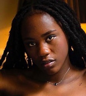 фотография Жоэли Мбунду