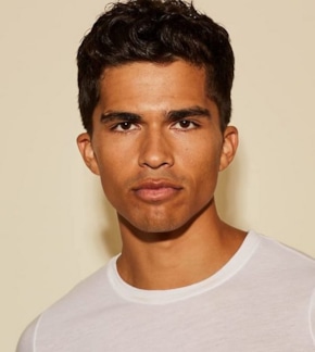 фотография Алекс Айоно