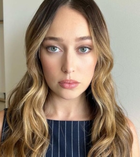 фотография Алисия Дебнем-Кери