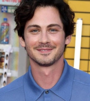 фотография Логан Лерман