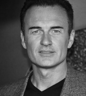 фотография Джулиан Макмэхон