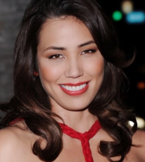 фотография Микаэла Конлин