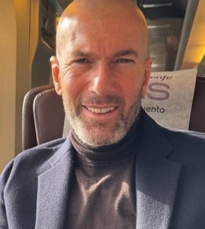 фотография Зинедин Зидан