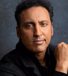 фотография Аасиф Мандви