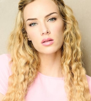 фотография Шарлотта Кирк