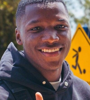 фотография Мойсес Кайседо