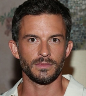 фотография Джонатан Бэйли