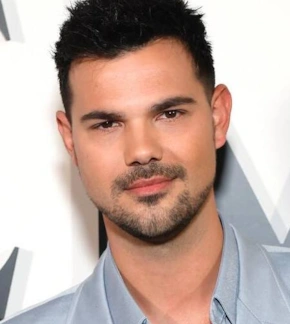 фотография Тэйлор Лотнер