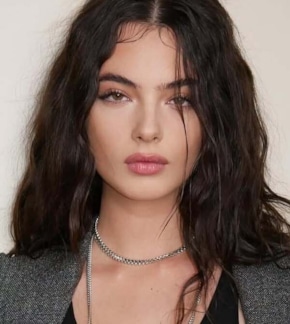 фотография Дева Кассель