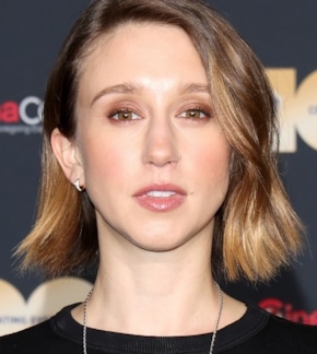 фотография Таисса Фармига