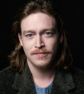 фотография Калеб Лэндри Джонс