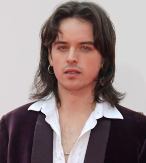 фотография Фердия Уолш-Пило