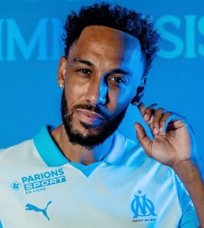 фотография Пьер-Эмерик Обамеянг