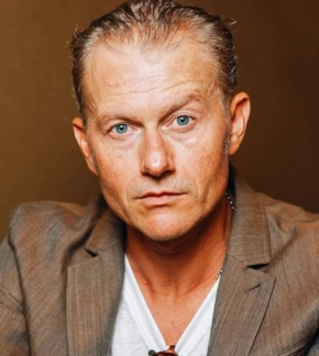 фотография Джеймс Бэдж Дейл