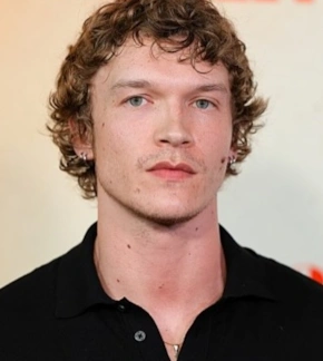 фотография Коннор Стори