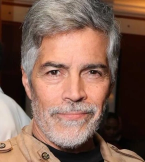 фотография Эсай Моралес