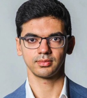 фотография Аниш Гири